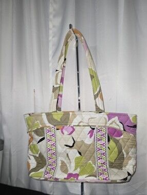 Vera BRADLEY Quilted Floral Tote Bag in Pink, Green and Cream Shoulder Bag